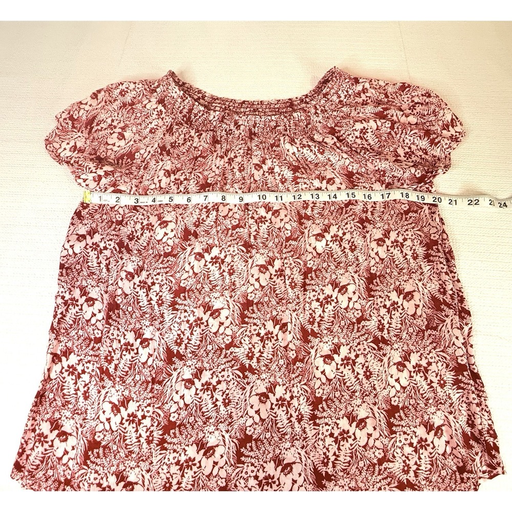Liz Claiborne Red White Floral Peasant Blouse M Rayon Smocked Boho Cottagecore - Picture 3 of 8